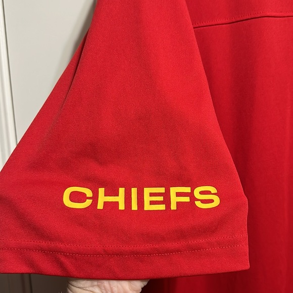 Men’s Chiefs Polo - Picture 3 of 3